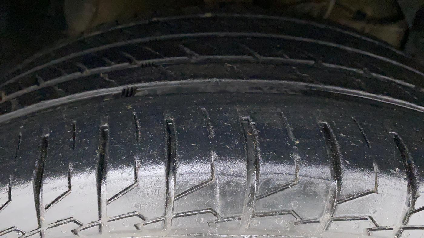 2020 Maruti S Cross ALPHA 1.5, Petrol, Manual, 29,648 km, Right Front Tyre Tread
