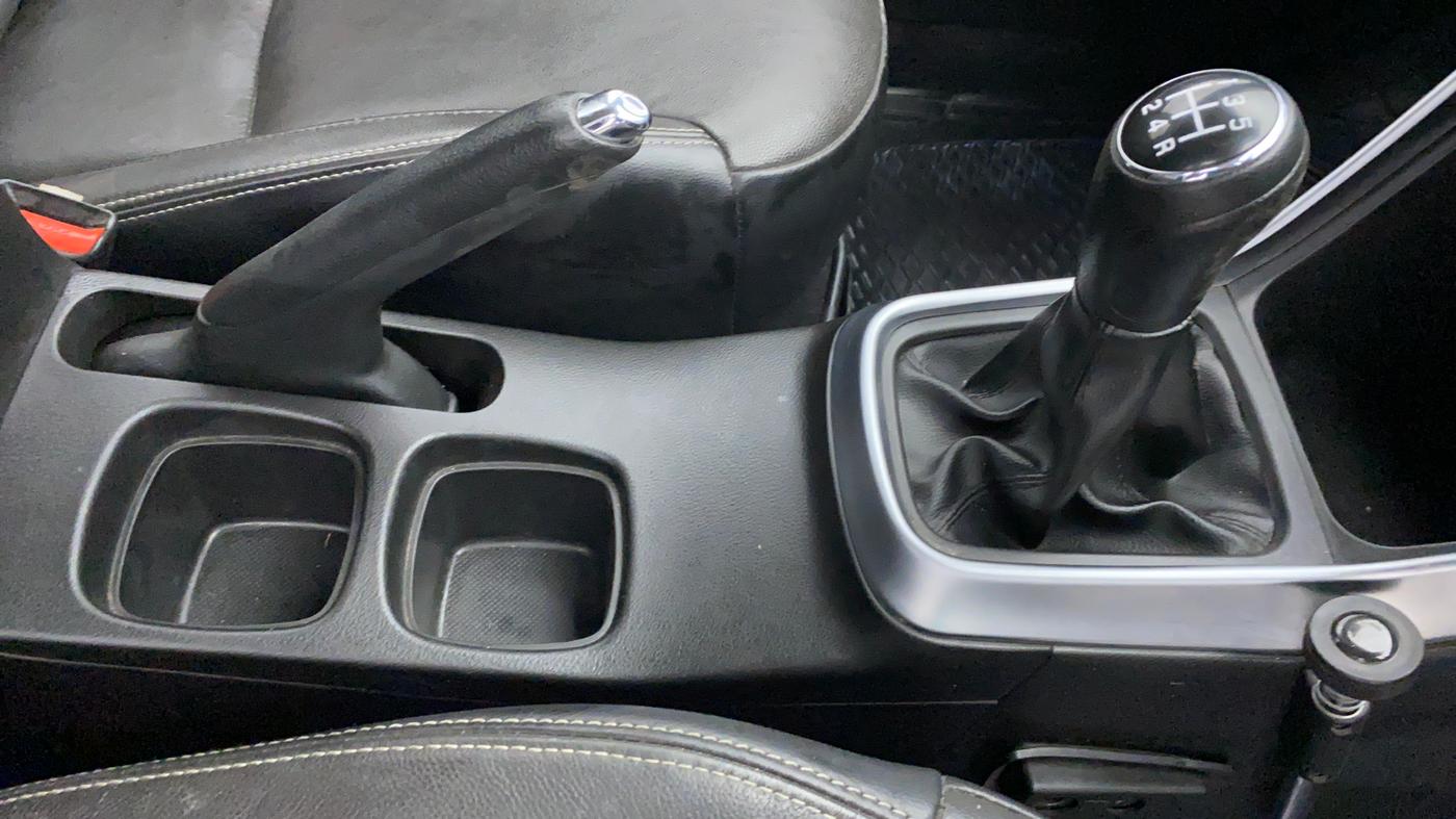 2020 Maruti S Cross ALPHA 1.5, Petrol, Manual, 29,648 km, Gear Lever