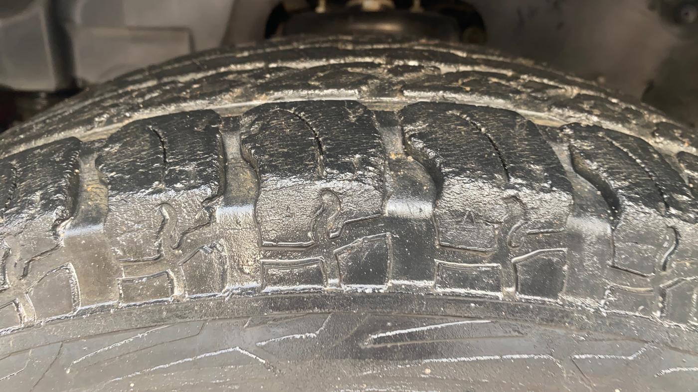 2020 Mahindra Thar LX D AT 4WD HT, Diesel, Automatic, 31,145 km, Left Front Tyre Tread