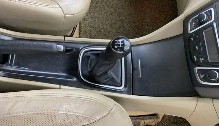 2018 Maruti Ciaz ALPHA 1.4 PETROL, Petrol, Manual, 70,265 km, Gear Lever