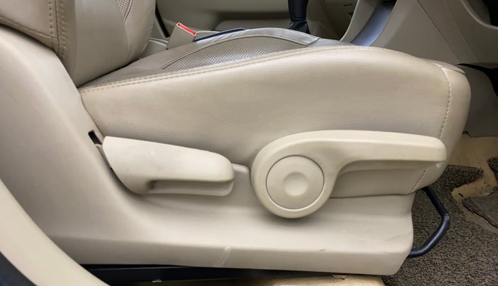 2018 Maruti Ciaz ALPHA 1.4 PETROL, Petrol, Manual, 70,265 km, Driver Side Adjustment Panel