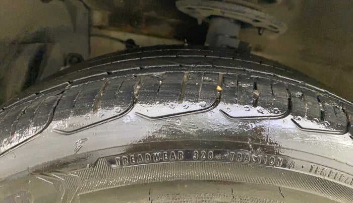 2018 Maruti Ciaz ALPHA 1.4 PETROL, Petrol, Manual, 70,265 km, Left Front Tyre Tread