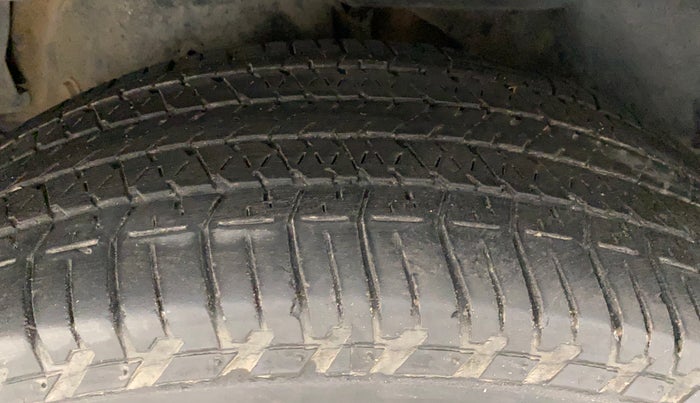 2016 Mahindra XUV500 W6 AT, Diesel, Automatic, 65,569 km, Right Rear Tyre Tread