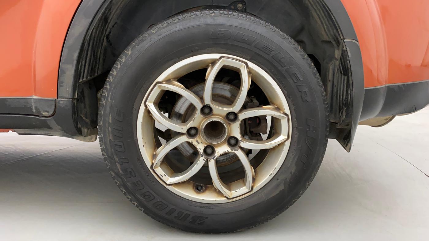 2016 Mahindra XUV500 W6 AT, Diesel, Automatic, 65,569 km, Left Rear Wheel