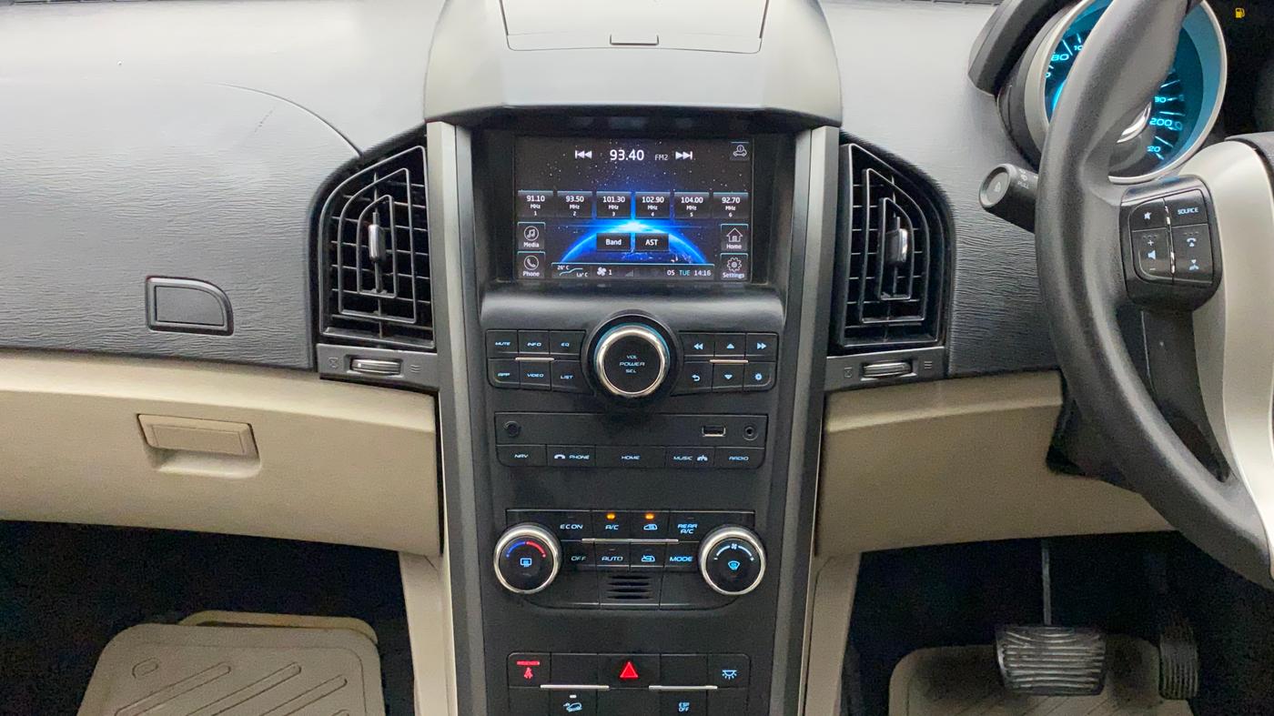 2016 Mahindra XUV500 W6 AT, Diesel, Automatic, 65,569 km, Air Conditioner
