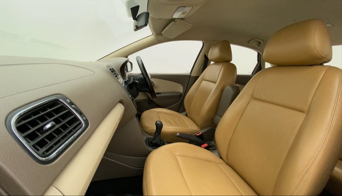 2013 Skoda Rapid AMBITION 1.6 TDI CR MT PLUS, Diesel, Manual, 1,13,554 km, Right Side Front Door Cabin