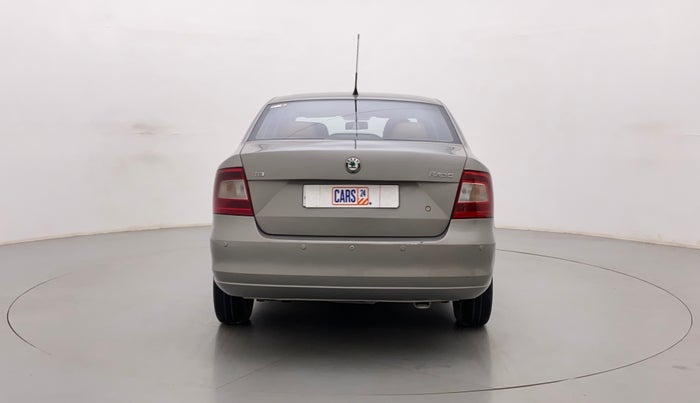 2013 Skoda Rapid AMBITION 1.6 TDI CR MT PLUS, Diesel, Manual, 1,13,554 km, Back/Rear