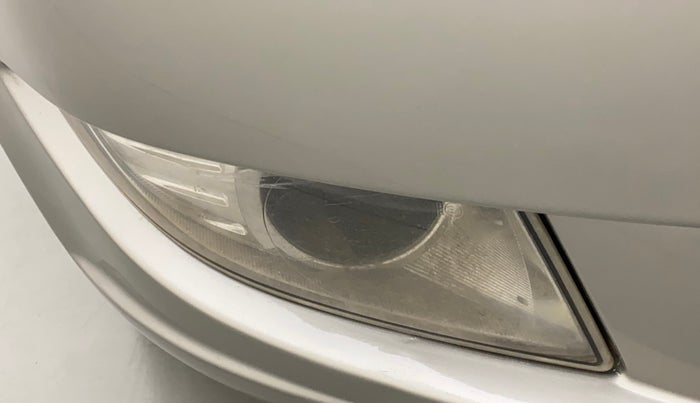 2013 Skoda Rapid AMBITION 1.6 TDI CR MT PLUS, Diesel, Manual, 1,13,554 km, Right fog light - Not working