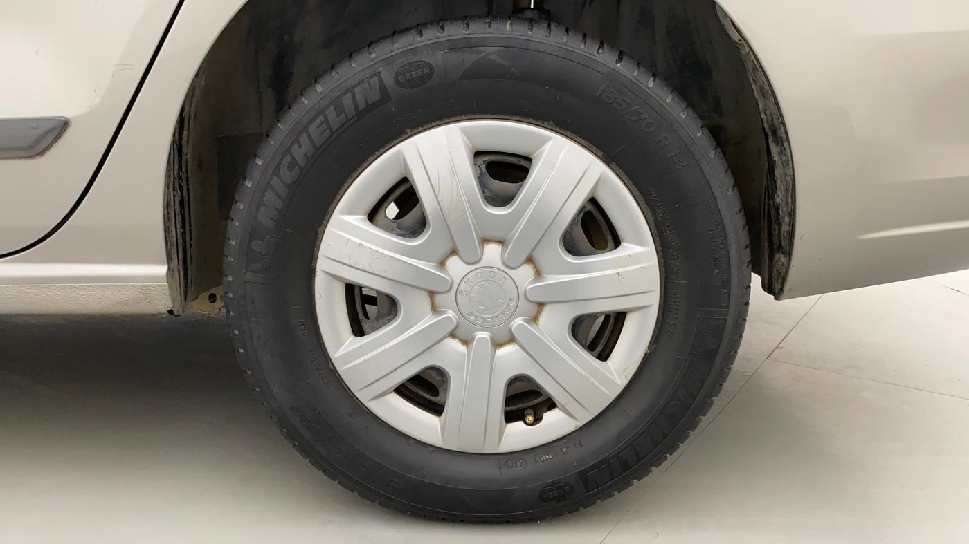 2013 Skoda Rapid AMBITION 1.6 TDI CR MT PLUS, Diesel, Manual, 1,13,554 km, Left Rear Wheel
