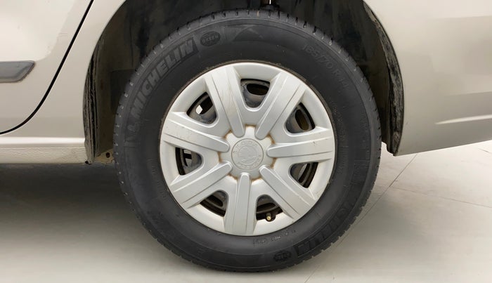 2013 Skoda Rapid AMBITION 1.6 TDI CR MT PLUS, Diesel, Manual, 1,13,554 km, Left Rear Wheel