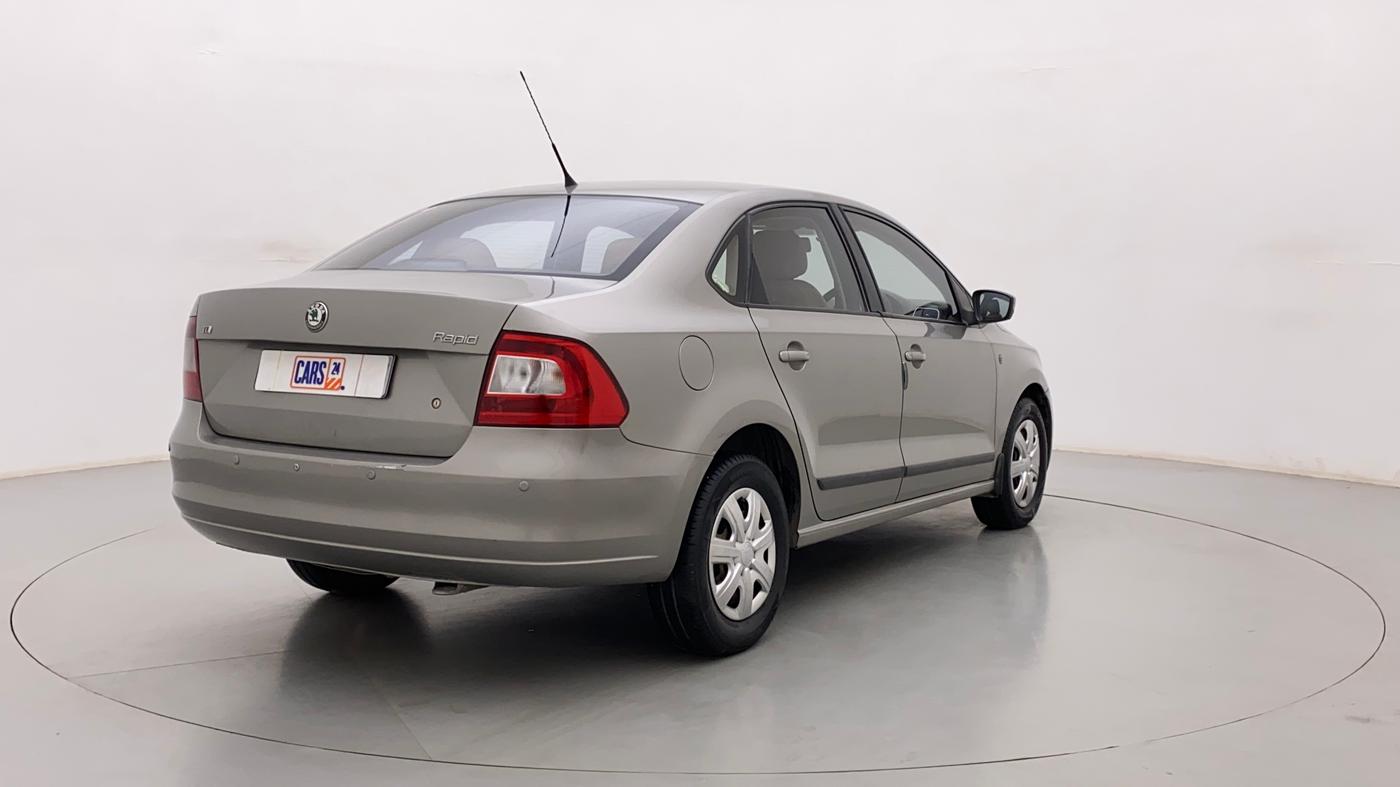 2013 Skoda Rapid AMBITION 1.6 TDI CR MT PLUS, Diesel, Manual, 1,13,554 km, Right Back Diagonal