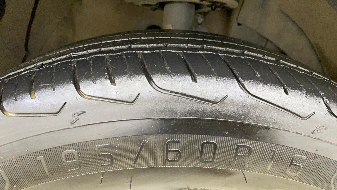 2024 Toyota Urban Cruiser Taisor V 1.0 Petrol AT, Petrol, Automatic, 10,865 km, Right Front Tyre Tread