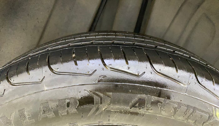 2024 Toyota Urban Cruiser Taisor V 1.0 Petrol AT, Petrol, Automatic, 10,865 km, Right Rear Tyre Tread