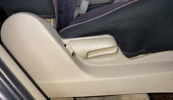 2016 Maruti Ertiga VXI AT, Petrol, Automatic, 68,424 km, Driver Side Adjustment Panel