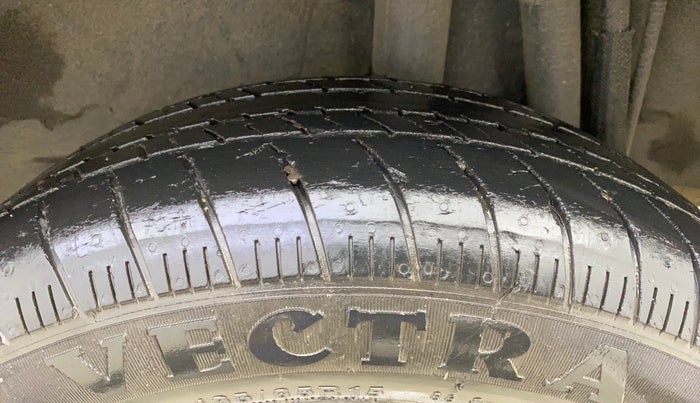 2018 Toyota YARIS V CVT, Petrol, Automatic, 62,361 km, Left Rear Tyre Tread