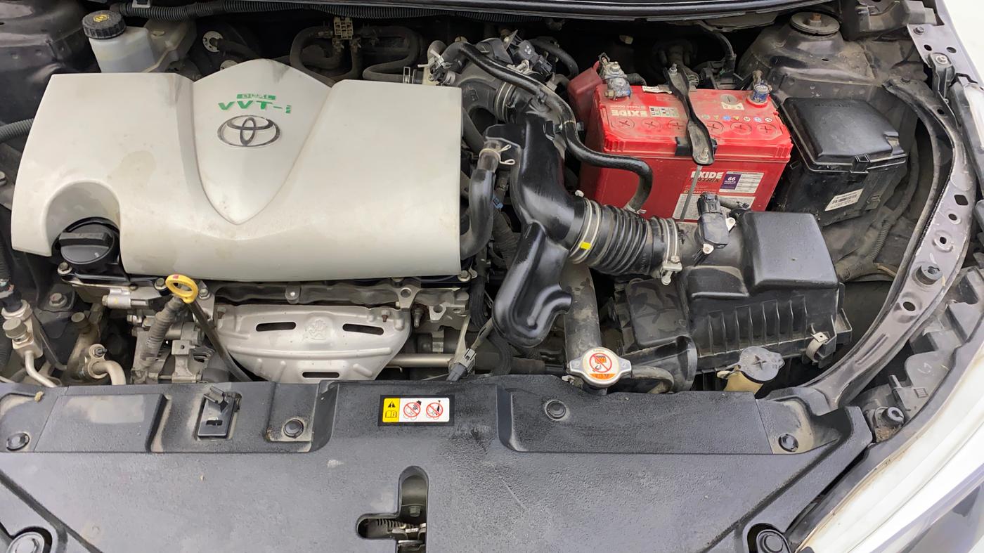 2018 Toyota YARIS V CVT, Petrol, Automatic, 62,645 km, Engine View - Left