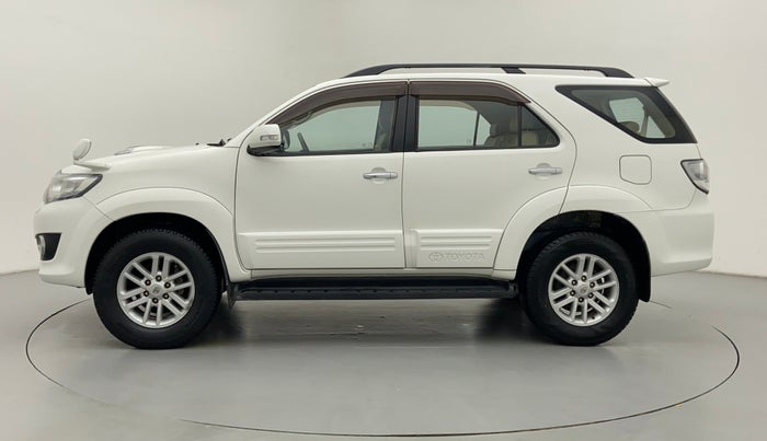2013 Toyota Fortuner 3.0 MT 4X2, Diesel, Manual, 1,00,509 km, Left Side