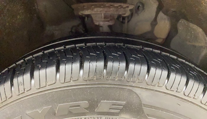 2015 Hyundai Elite i20 MAGNA 1.2, Petrol, Manual, 55,073 km, Right Front Tyre Tread