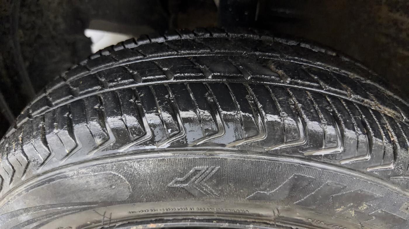 2020 Maruti New Wagon-R LXI 1.0, Petrol, Manual, 27,229 km, Left Front Tyre Tread