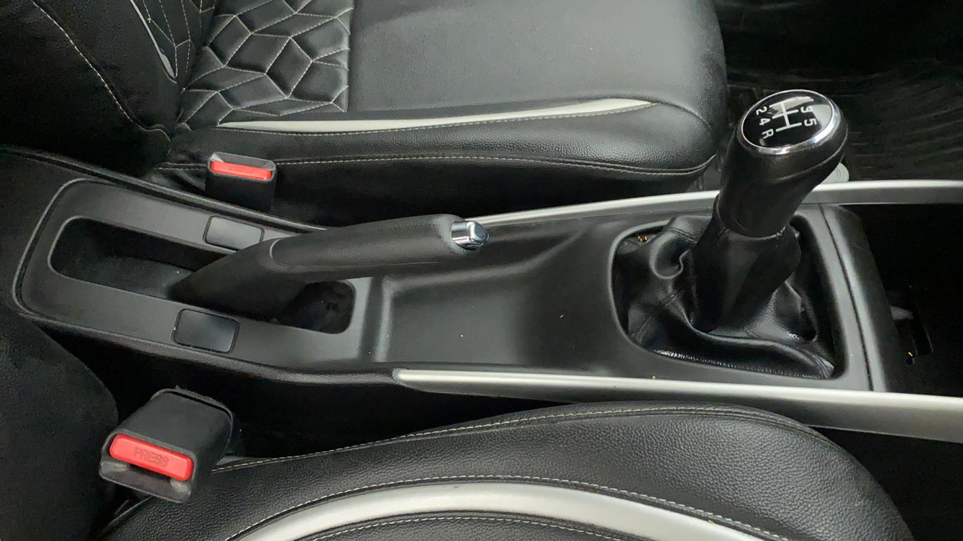 2017 Maruti Baleno DELTA PETROL 1.2, Petrol, Manual, 29,716 km, Gear Lever
