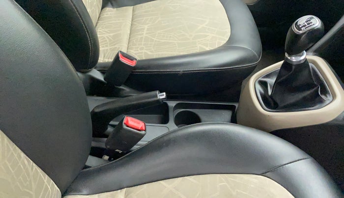 2017 Hyundai Grand i10 SPORTZ 1.2 KAPPA VTVT, Petrol, Manual, 77,929 km, Gear Lever