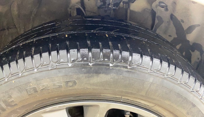 2019 Hyundai Elite i20 SPORTZ PLUS 1.2, Petrol, Manual, 39,666 km, Right Front Tyre Tread