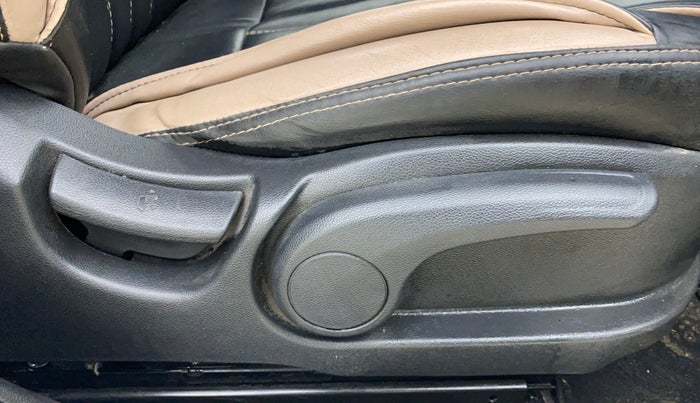 2019 Hyundai Elite i20 SPORTZ PLUS 1.2, Petrol, Manual, 39,666 km, Driver Side Adjustment Panel