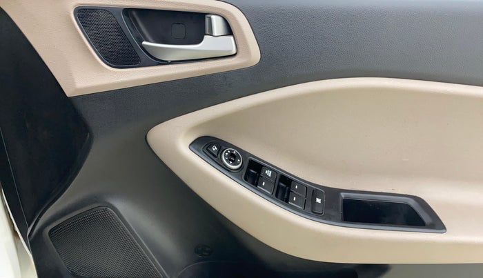 2019 Hyundai Elite i20 SPORTZ PLUS 1.2, Petrol, Manual, 39,666 km, Driver Side Door Panels Control