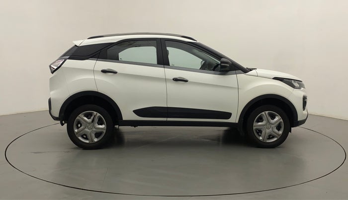 2020 Tata NEXON XM SUNROOF PETROL, Petrol, Manual, 27,627 km, Right Side