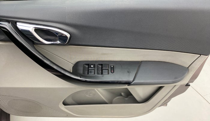 2018 Tata Tiago XZA 1.2 REVOTRON, Petrol, Automatic, 99,192 km, Driver Side Door Panels Control