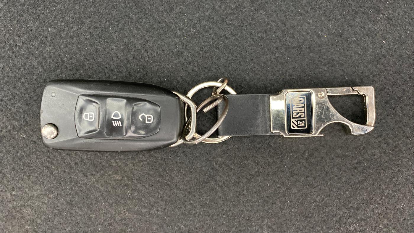 2018 Tata Tiago XZA 1.2 REVOTRON, Petrol, Automatic, 99,192 km, Key Close Up