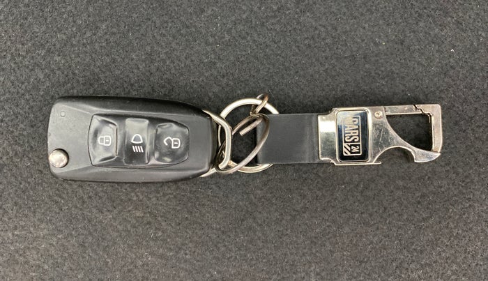 2018 Tata Tiago XZA 1.2 REVOTRON, Petrol, Automatic, 99,192 km, Key Close Up