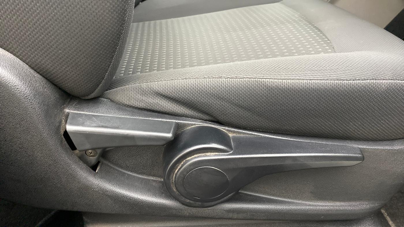 2018 Tata Tiago XZA 1.2 REVOTRON, Petrol, Automatic, 99,192 km, Driver Side Adjustment Panel