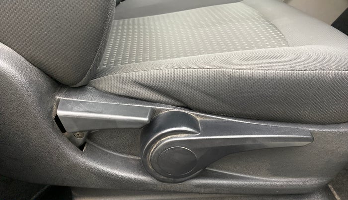 2018 Tata Tiago XZA 1.2 REVOTRON, Petrol, Automatic, 99,192 km, Driver Side Adjustment Panel