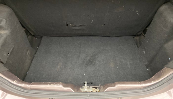 2018 Tata Tiago XZA 1.2 REVOTRON, Petrol, Automatic, 99,192 km, Boot Inside