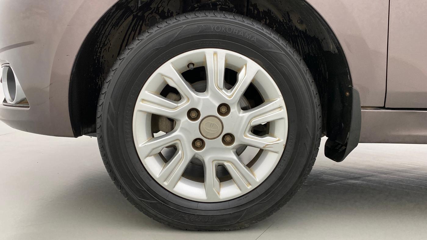 2018 Tata Tiago XZA 1.2 REVOTRON, Petrol, Automatic, 99,192 km, Left Front Wheel