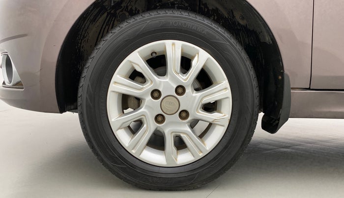 2018 Tata Tiago XZA 1.2 REVOTRON, Petrol, Automatic, 99,192 km, Left Front Wheel