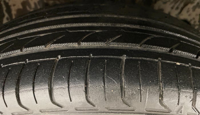 2018 Tata Tiago XZA 1.2 REVOTRON, Petrol, Automatic, 99,192 km, Right Front Tyre Tread