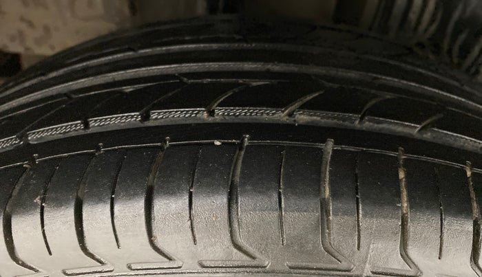 2018 Tata Tiago XZA 1.2 REVOTRON, Petrol, Automatic, 99,192 km, Right Rear Tyre Tread