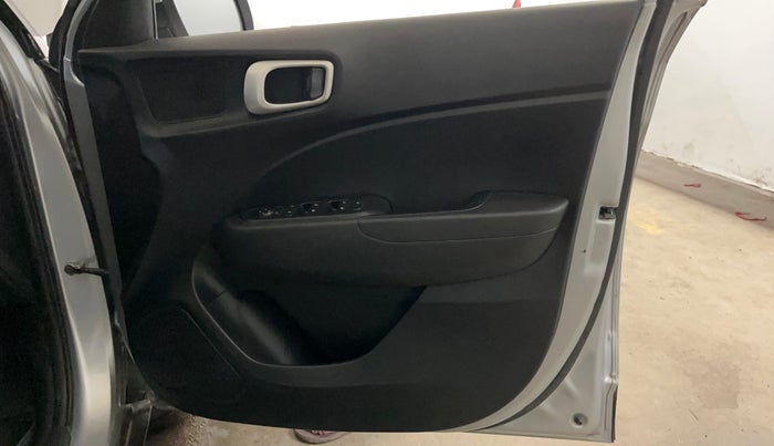 2019 Hyundai VENUE SX PLUS 1.0 TURBO DCT, Petrol, Automatic, 97,024 km, Driver Side Door Panels Control