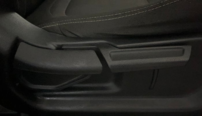 2019 Hyundai VENUE SX PLUS 1.0 TURBO DCT, Petrol, Automatic, 97,024 km, Driver Side Adjustment Panel