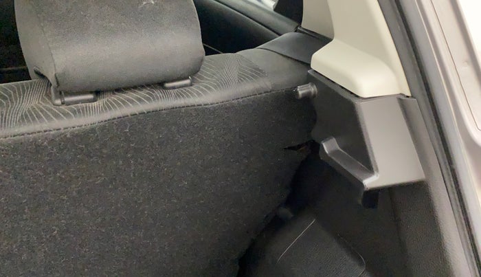 2013 Maruti Swift VXI, Petrol, Manual, 81,426 km, Dicky (Boot door) - Parcel tray missing