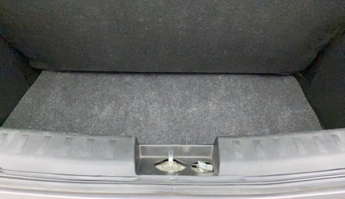 2013 Maruti Swift VXI, Petrol, Manual, 81,426 km, Boot Inside