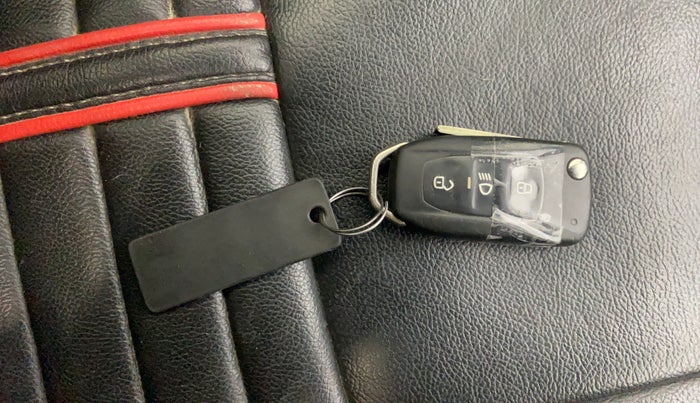 2020 Tata Tiago XZ PLUS PETROL, Petrol, Manual, 84,764 km, Key Close Up