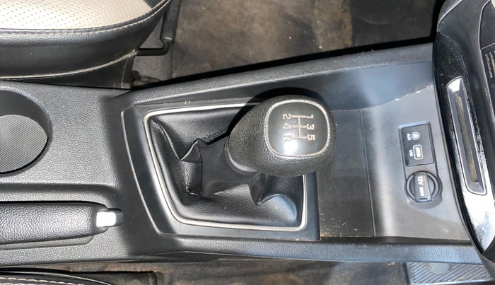 2016 Hyundai Elite i20 SPORTZ 1.2, Petrol, Manual, 35,991 km, Gear Lever