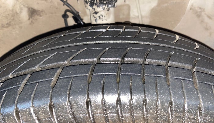 2016 Hyundai Elite i20 SPORTZ 1.2, Petrol, Manual, 35,991 km, Right Front Tyre Tread