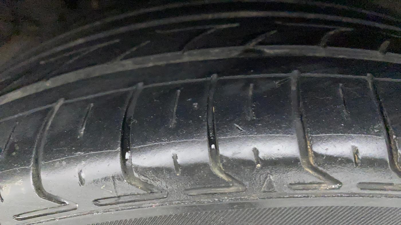 2018 Hyundai Verna 1.6 CRDI SX + AT, Diesel, Automatic, 91,464 km, Right Rear Tyre Tread