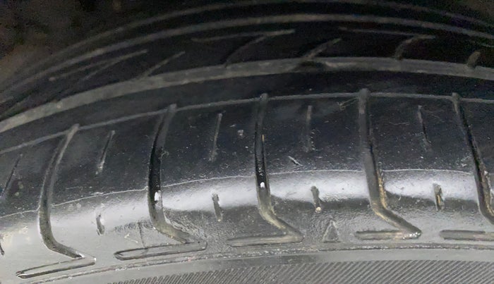 2018 Hyundai Verna 1.6 CRDI SX + AT, Diesel, Automatic, 91,464 km, Right Rear Tyre Tread