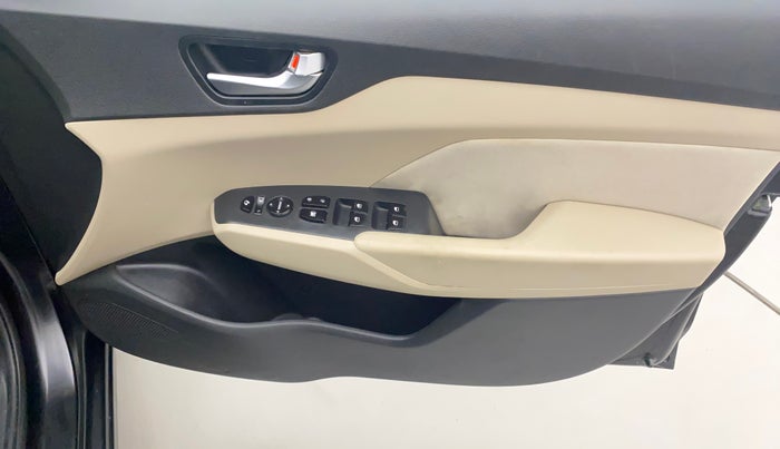 2018 Hyundai Verna 1.6 CRDI SX + AT, Diesel, Automatic, 91,464 km, Driver Side Door Panels Control