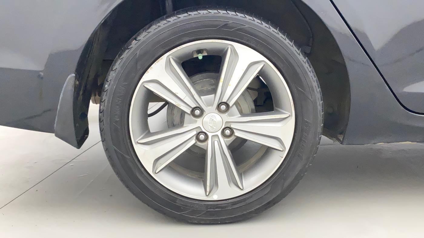2018 Hyundai Verna 1.6 CRDI SX + AT, Diesel, Automatic, 91,464 km, Right Rear Wheel